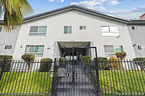 5427 Carlton Way #17 Photo 1