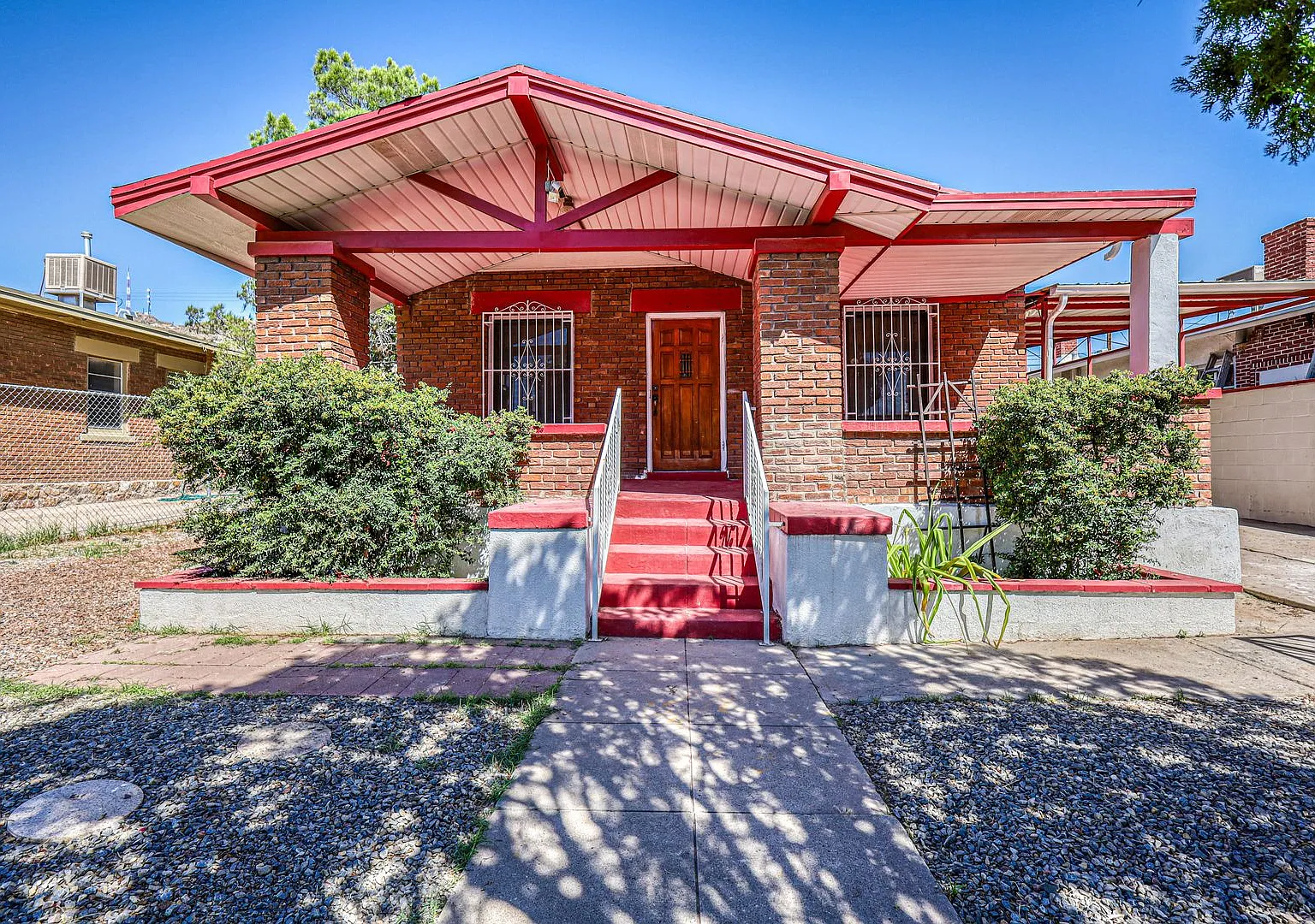 Beautiful completely remodeled 2 bedrooms, 1 bathroom, plus a versatile office, study, or small t... — Photo 1