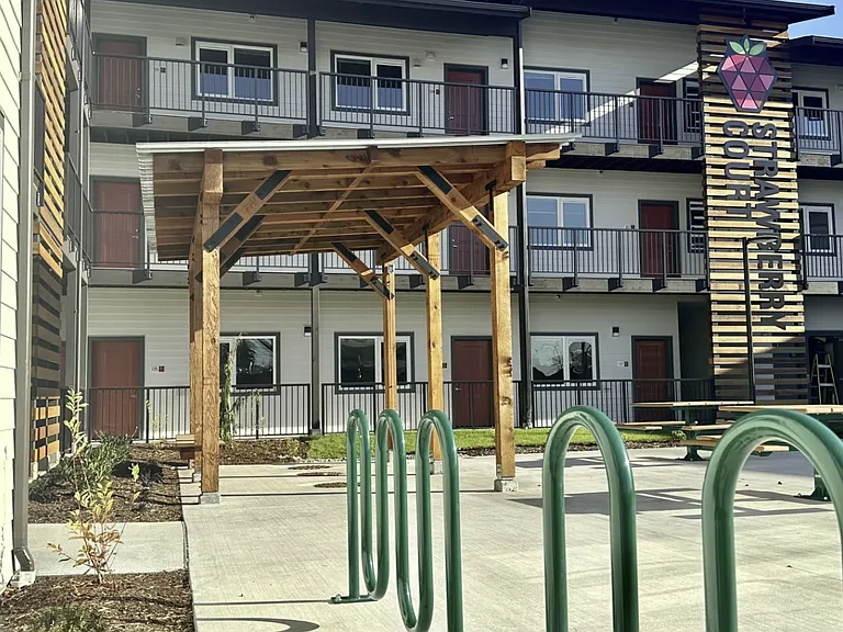 Strawberry Court Apartments — Photo 19