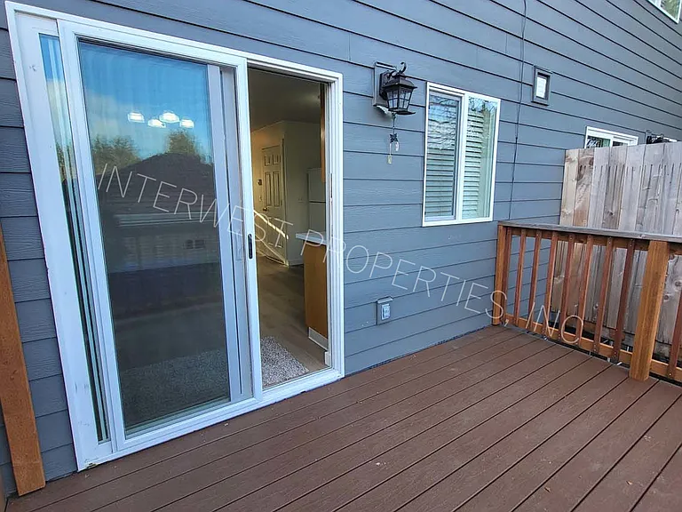 520 NE 128th Ave #5 — Photo 9