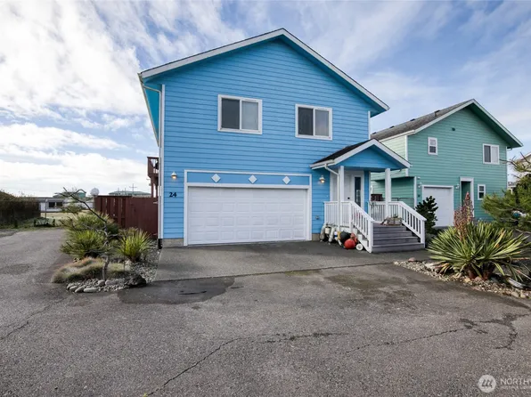24 Darien Lane, Pacific Beach, WA 98571