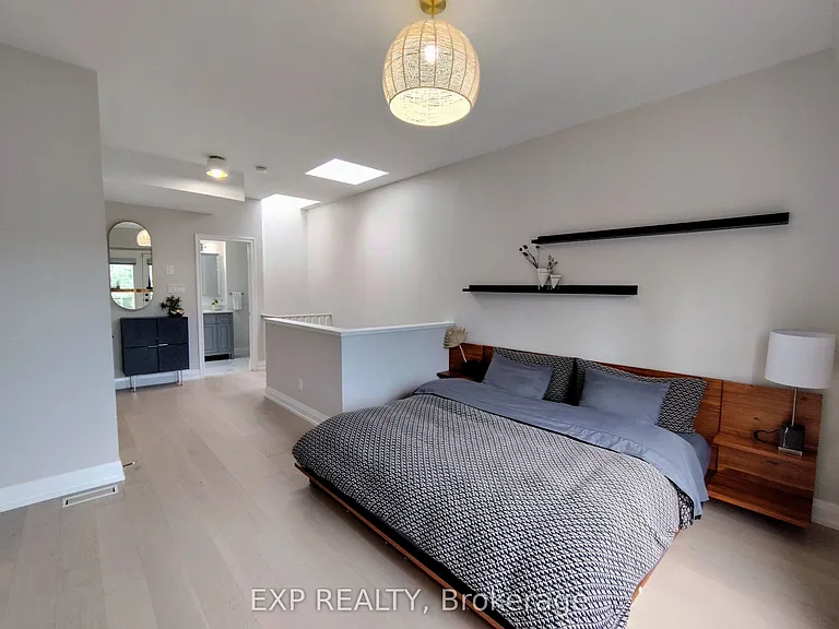 601 Adelaide St W — Photo 11