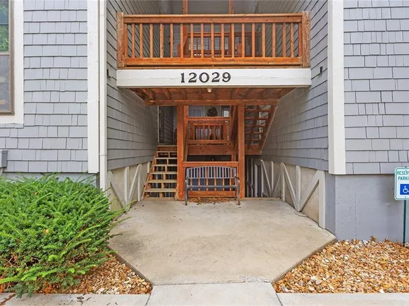 12029 W 58th Pl APT B, Shawnee, KS 66216