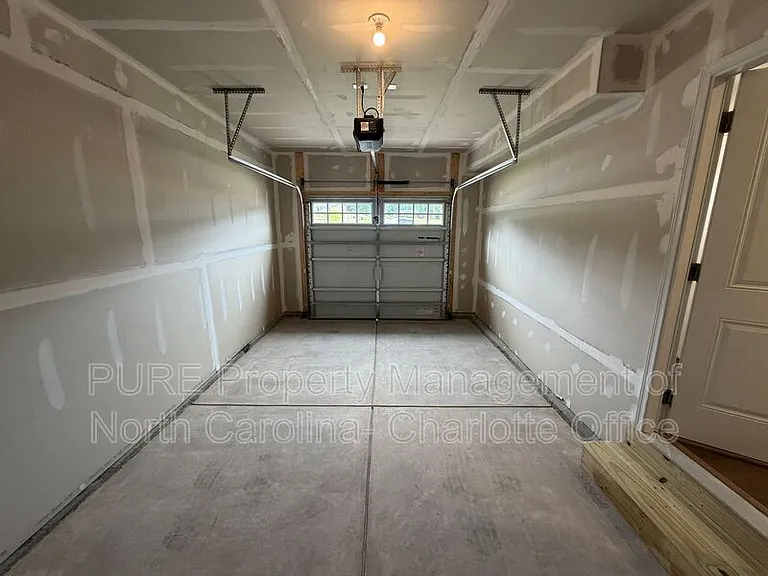 5945 Granbury Dr — Photo 30