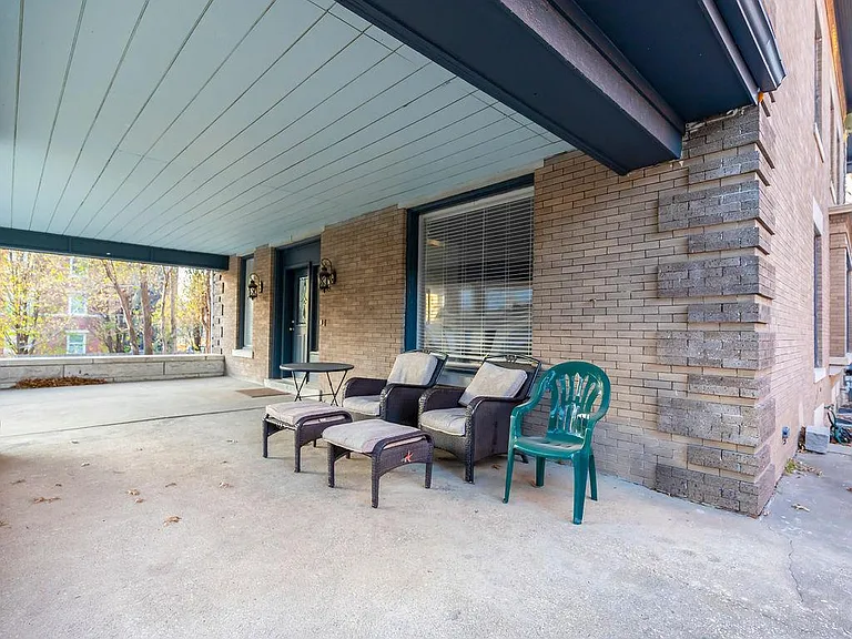 1206 E Armour Blvd — Photo 33