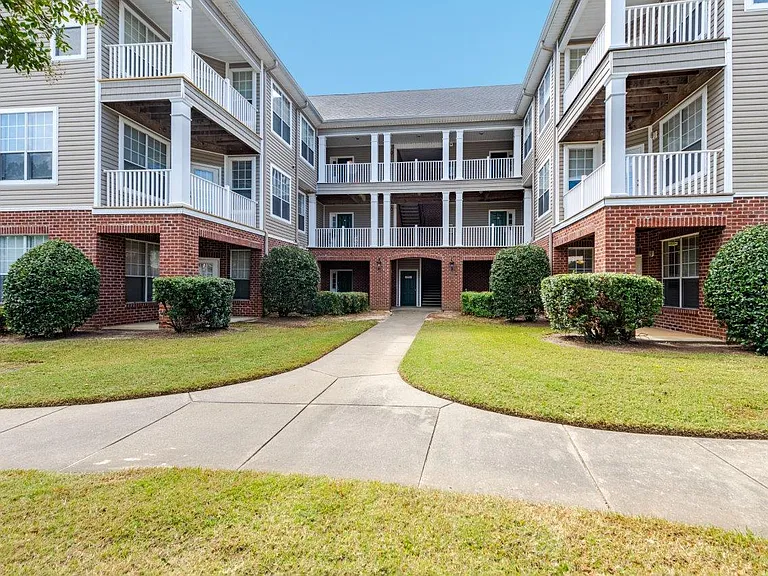 Westlake at Morganton Apartment Homes — Photo 26