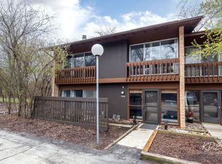 5938 Greenview Rd, Lisle, IL