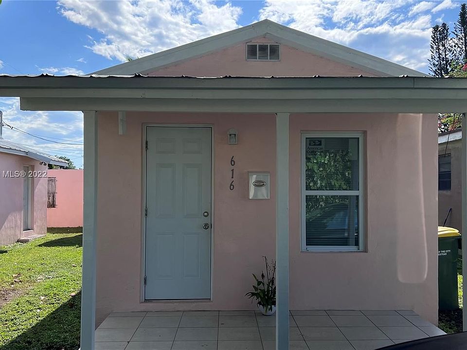 2nd image of 616 SW 8th Ave #616