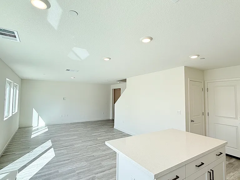 516 Foxtail Ct — Photo 8