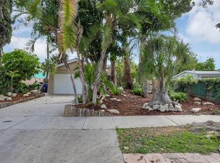 8346 Sparton Ave, Panorama City, CA 91402