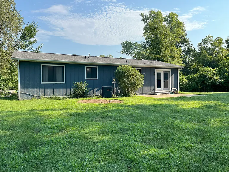650 Thomas St — Photo 14