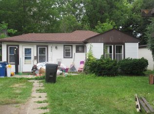406 Blaine Ave, Racine, WI 53405