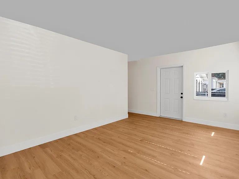 865 SE 12th St #A — Photo 16