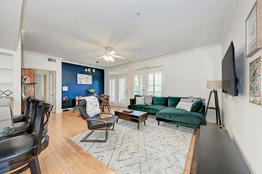 2 bed, 2.0 bath, 1022 sqft, $2,000 — Photo 1