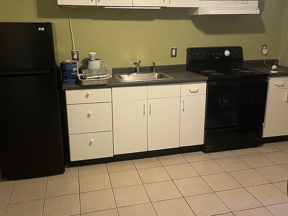 2nd image of 316 24th St Floor Basement