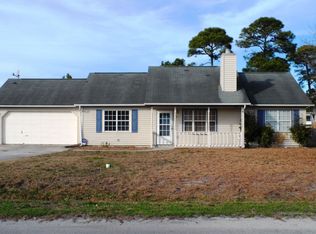 165 Parnell Rd, Hubert, NC 28539