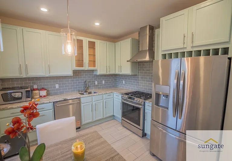104 N Dallas St — Photo 2