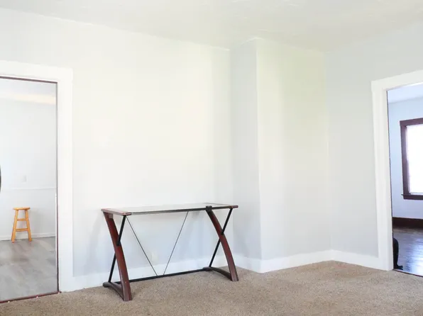 40 Whitcomb St APT 3, Webster, MA 01570