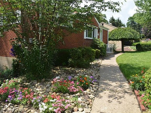 2nd image of 135 Elmwood Dr