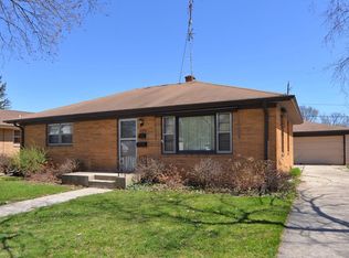 2823 Cleveland Ave, Racine, WI 53405