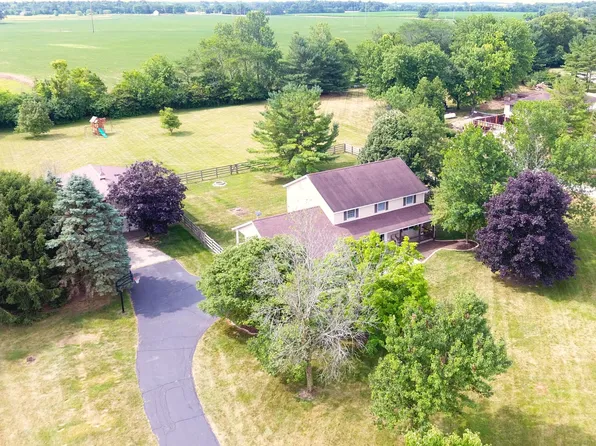 2055 Deer Run Ln, London, OH 43140