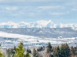44 S Edgemont Estates Rd NW, Calgary, AB T3A2M5