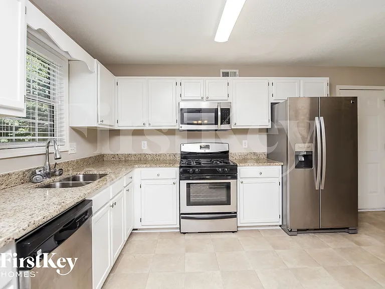 2701 Chadwick Ln NW — Photo 10