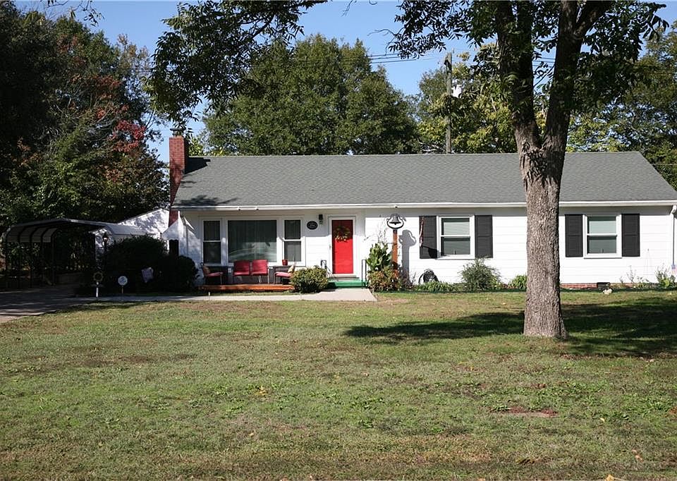 1st image of 214 Bedford Forest Ave