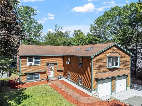 2 Tamarack Ln, Townsend, MA 01469