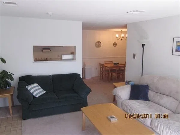 2 bed, 2.0 bath, 936 sqft, $2,400 — Photo 2