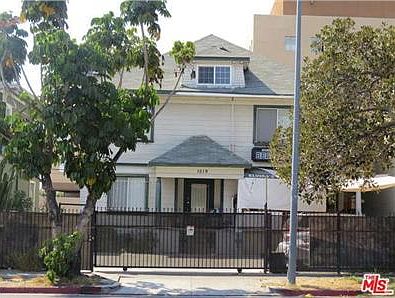 2nd image of 1017 S Alvarado St