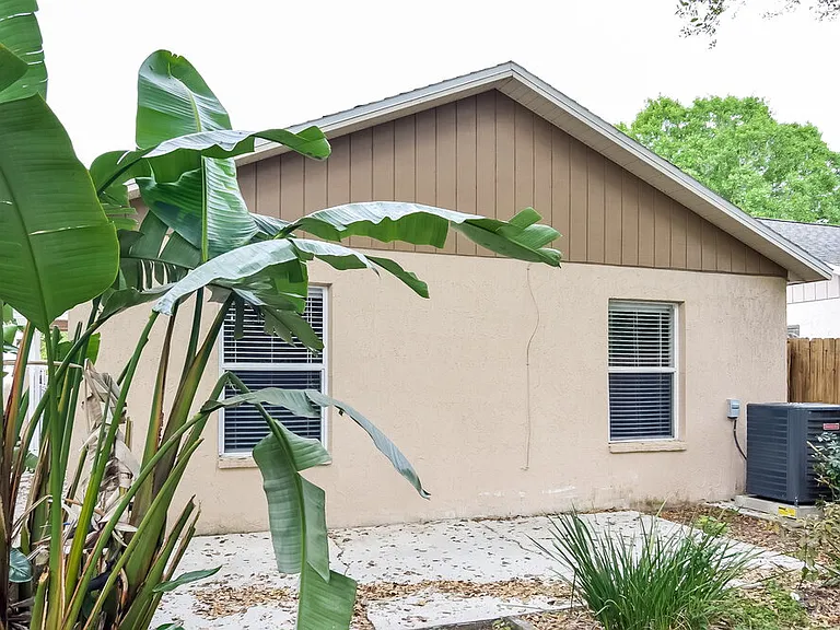 4328 Venice Dr — Photo 16