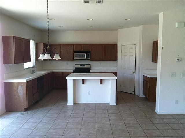 2nd image of 6751 Theresa St