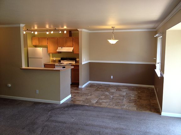3rd image of 667 4th St NE APT L302
