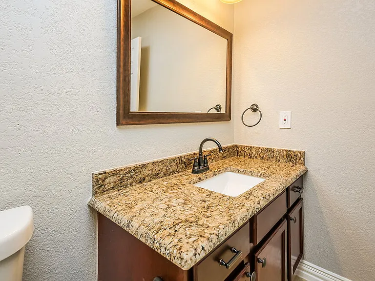 8705 Elbe Trl — Photo 15