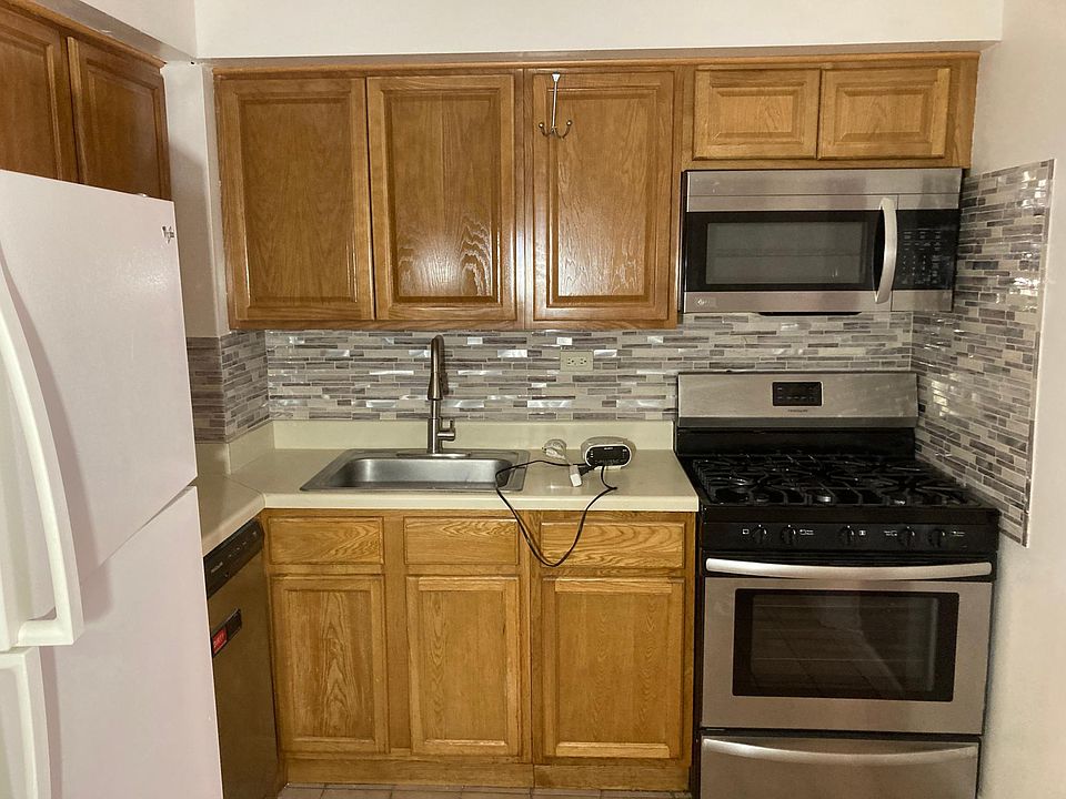 1st image of 172 Highland Ave #1