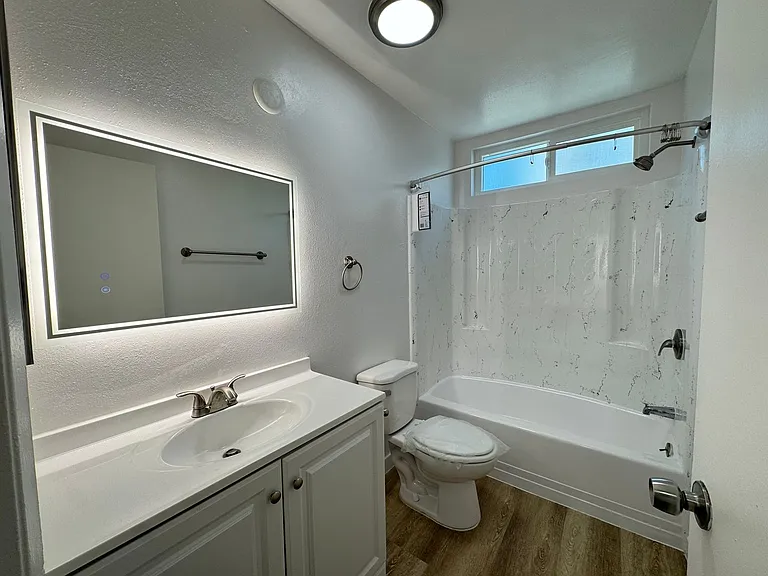 20317 Saticoy St — Photo 21
