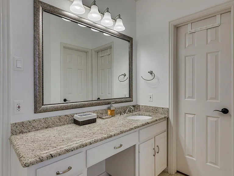 1811 Forest Meadow Ln — Photo 23