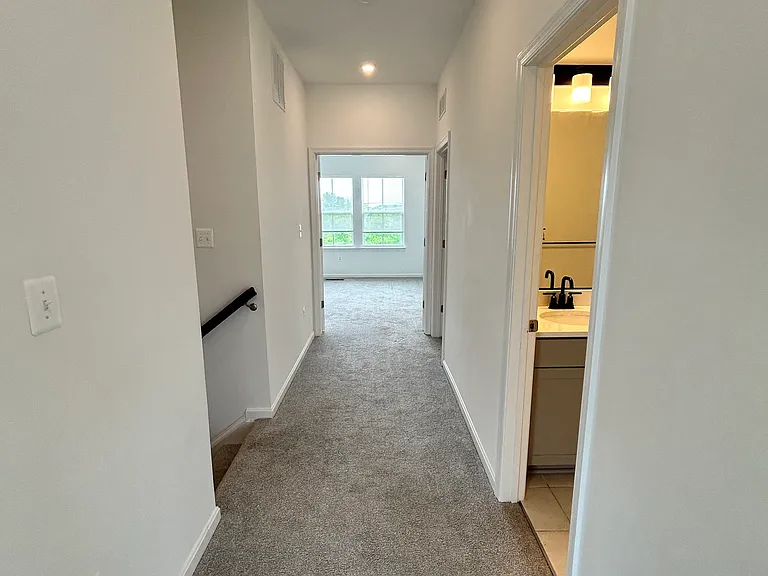 320 Andrew Ct — Photo 16