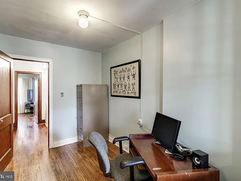 4413 3rd St NW — Photo 9