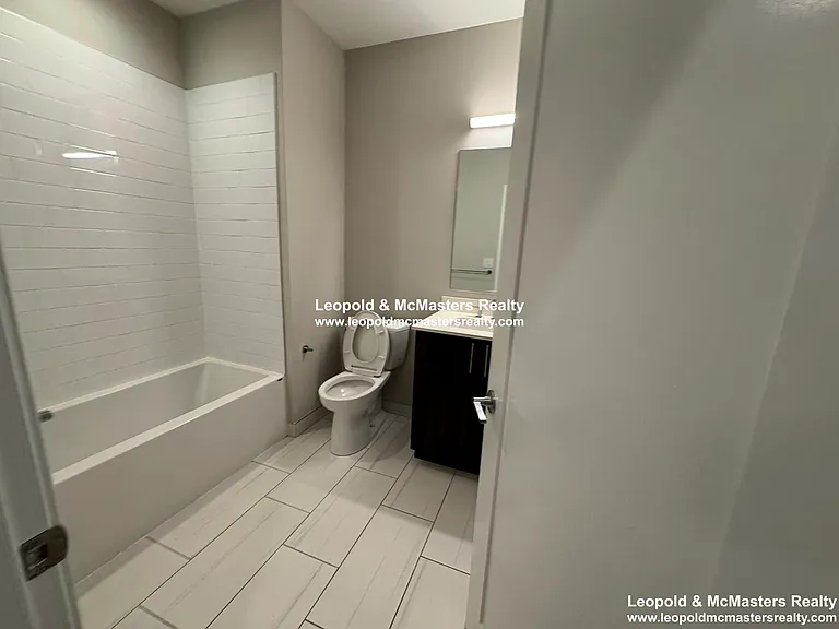 Hillside Residence — Photo 10