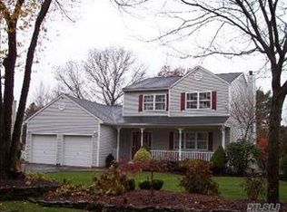 8 Tree Top Path, Nesconset, NY 11767