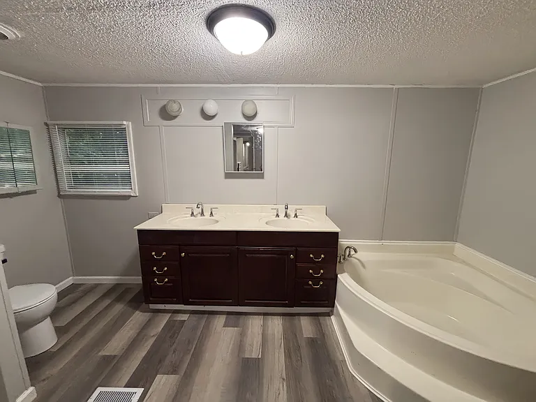 7013 Timber Rdg N — Photo 12