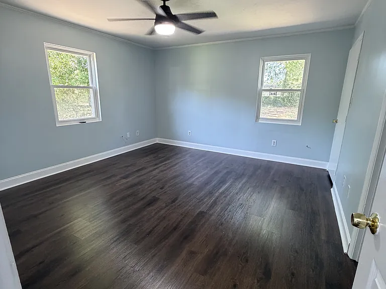 3180 Notre Dame St — Photo 28