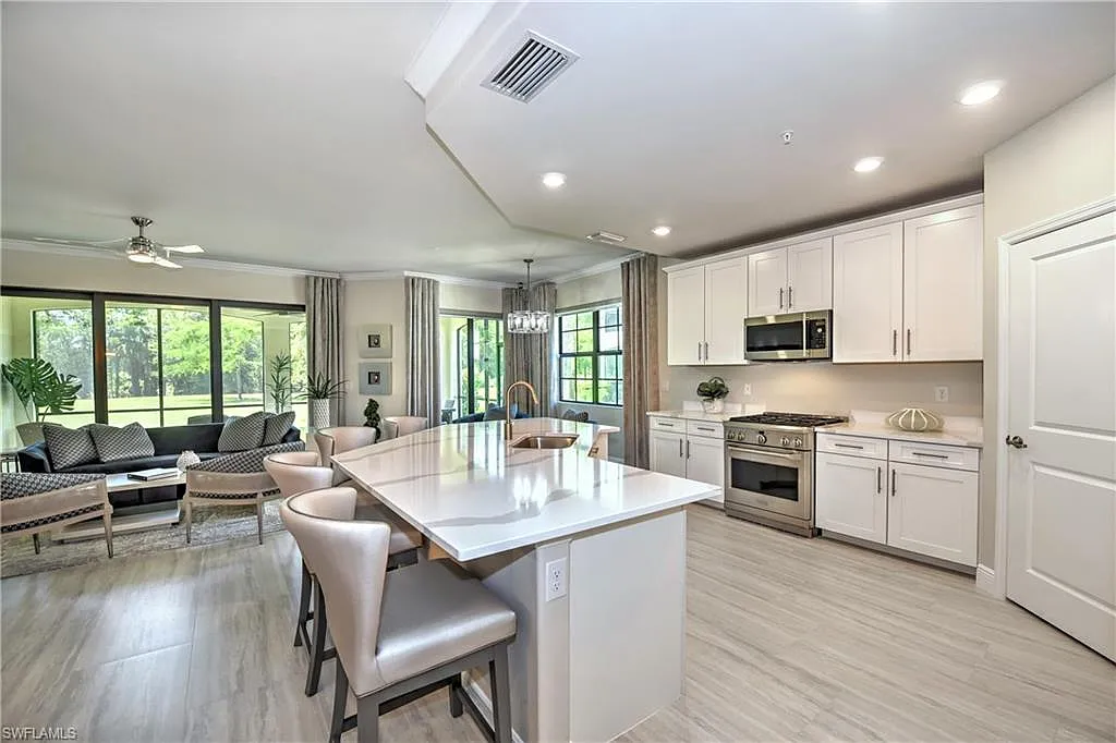 3 bed, 2.0 bath, 1710 sqft, $6,000 — Photo 3