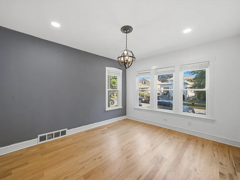 5725 W Giddings St #1 — Photo 4