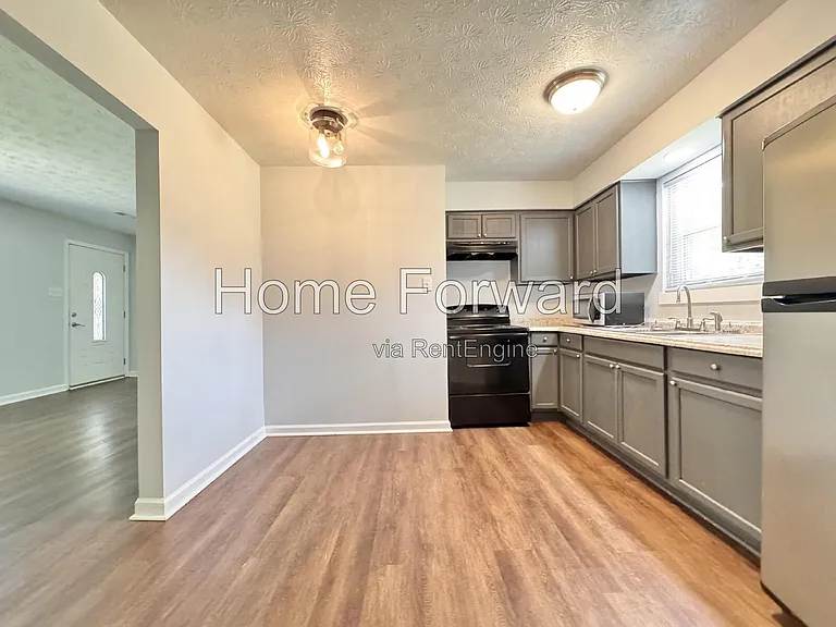 122 Estonia Dr — Photo 6