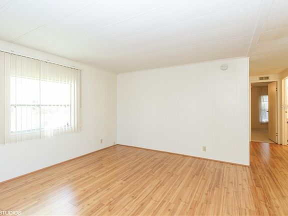 3rd image of 246 Pelican Dr N