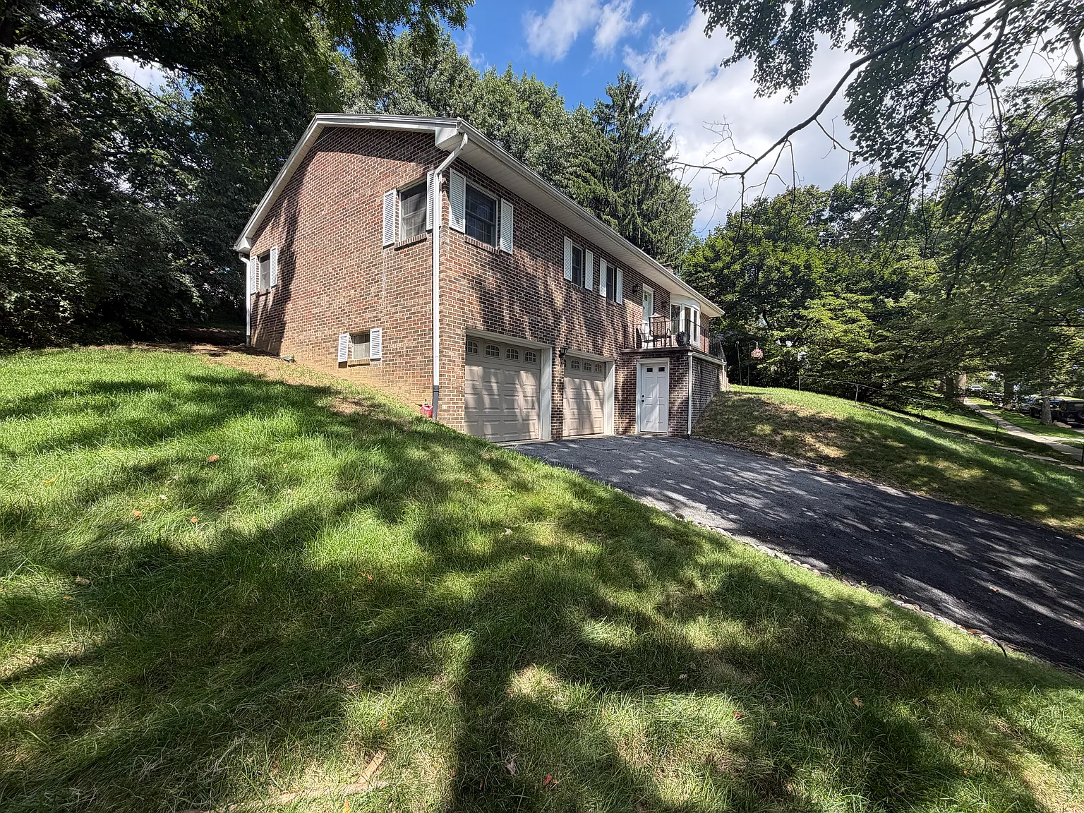 3 bed, 2.5 bath, 1404 sqft, $2,495 — Photo 1