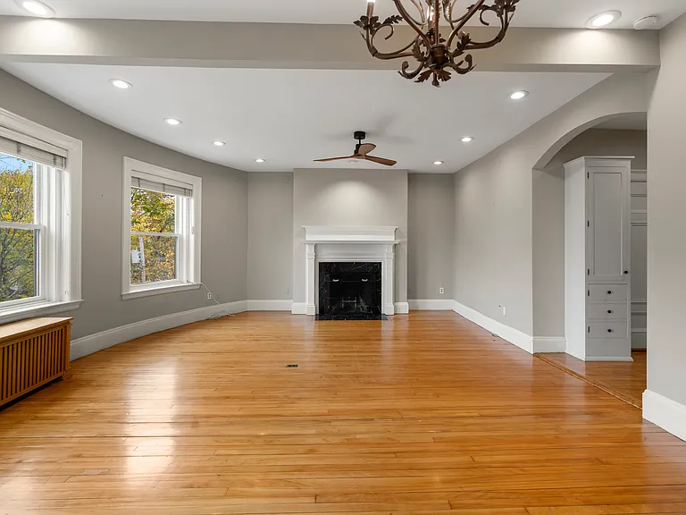 1011 Beacon St #4 — Photo 14